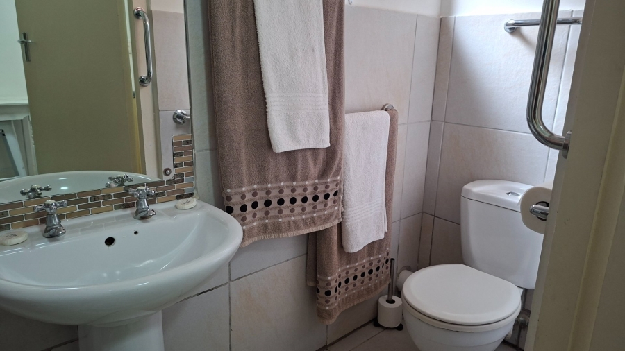 4 Bedroom Property for Sale in Beacon Bay North Eastern Cape